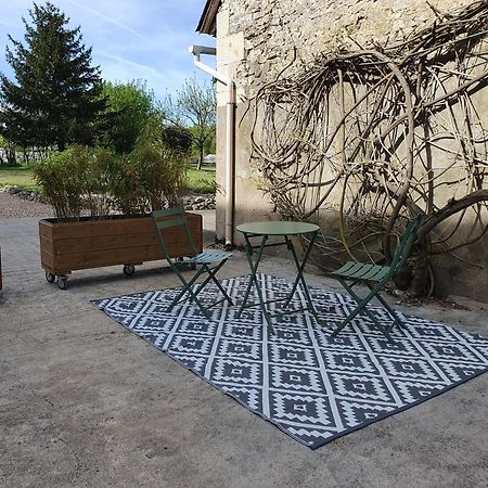 Au Domaine Du Bois Joubert Bed and Breakfast Luzillé Eksteriør billede